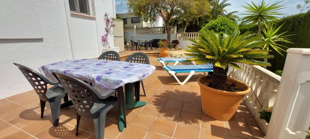 Villa Totalmente Independiente Con Piscina Comunitaria Калпе Екстериор снимка