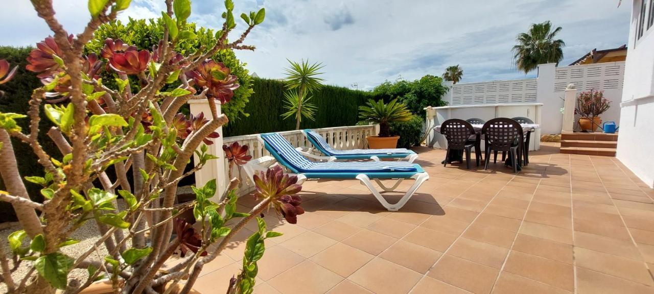 Villa Totalmente Independiente Con Piscina Comunitaria Калпе Екстериор снимка