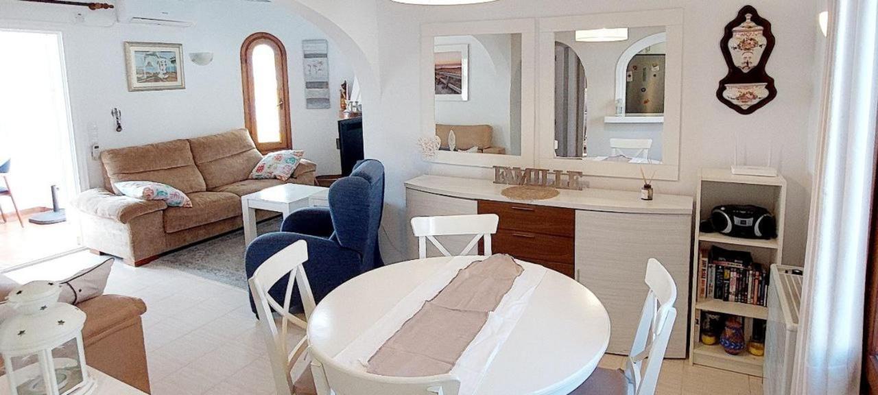 Villa Totalmente Independiente Con Piscina Comunitaria Калпе Екстериор снимка