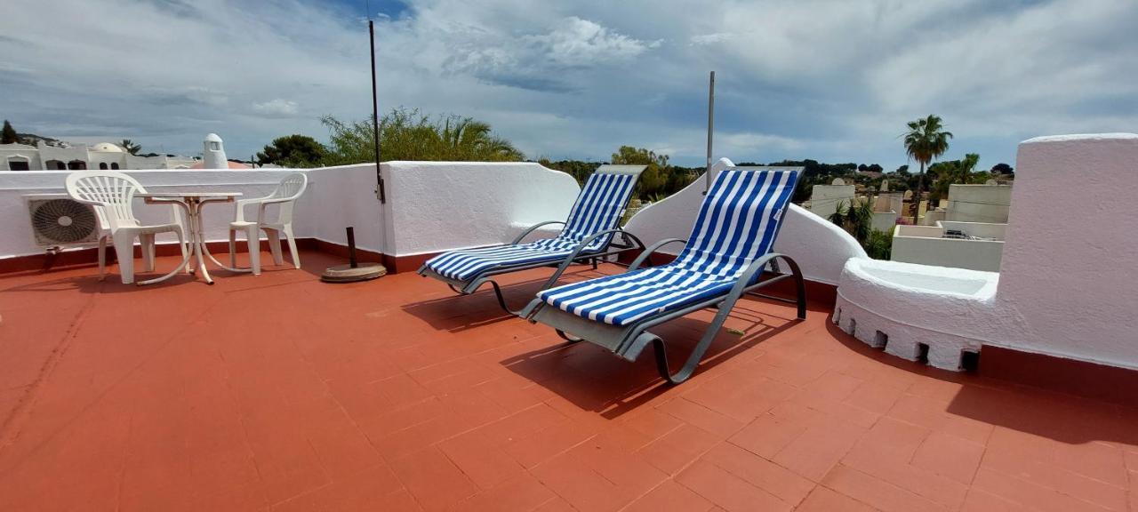 Villa Totalmente Independiente Con Piscina Comunitaria Калпе Екстериор снимка