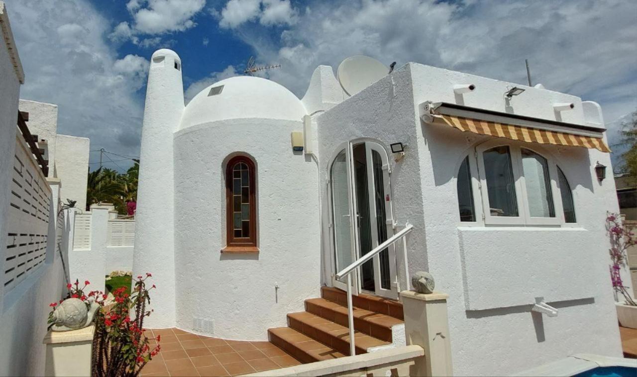 Villa Totalmente Independiente Con Piscina Comunitaria Калпе Екстериор снимка